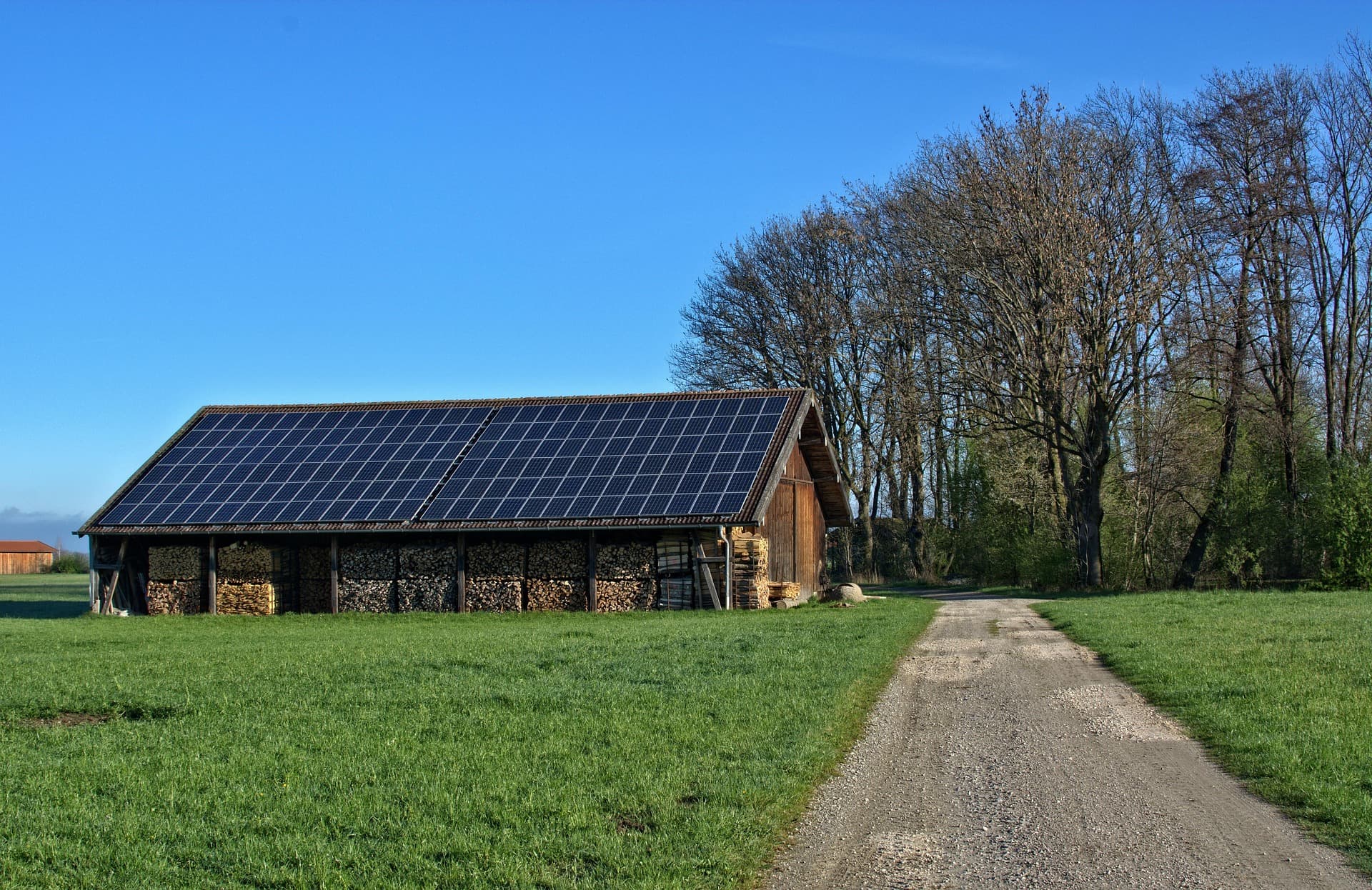 Solceller og batterier: Hvorfor skal man bli mer selvforsynt med energi?